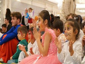 KAÇUV, tedavi gören çocuklar ve aileleri ile Shangri-la Bosphorus Istanbul’da bir ortaya geldi
