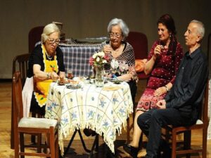 Karşıyaka’nın çınarları ikinci baharı yaşıyor