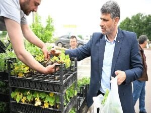 Kartepe’de 60 bin fide daha toprakla buluştu