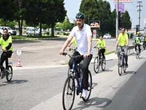 Kartepe’de Bisiklet Severlere Yararlı Hizmet