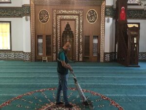 Keçiören’deki mescitlerde bayram paklığı