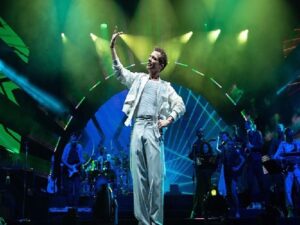 Kenan Doğulu, Maximum Uniq Açıkhava konseriyle yaz dönemini başlattı