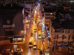 Kocaeli Büyükşehir geceyi gündüze çeviriyor