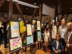 Küçük Ressamların Yapıtları Görücüye Çıktı