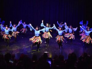 Kursiyerlerin yıl sonu gösterisine ağır ilgi