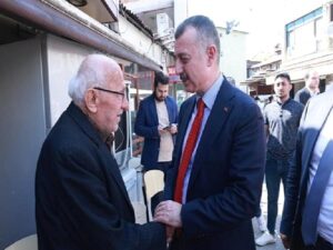 Lider Büyükakın, Kandıra’da esnafı ziyaret etti