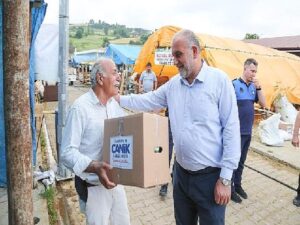 Lider Sandıkçı’dan Hijyen Paketi