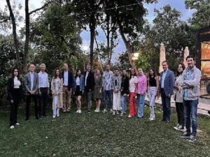 Mercedes-Benz Türk yöneticilerinden geleceğin bayan mühendislerine mentorluk dayanağı