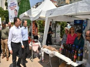 Mersin Yenişehir Belediyesi sarsıntının yaralarını sarmaya devam ediyor