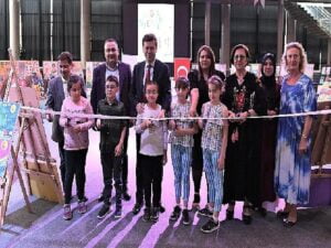 Minik ressamlar yaptıkları fotoğraflarla hayran bıraktı
