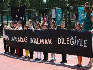 Miniklerin birinci mezuniyet heyecanı