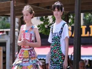 Narlıdereli Çocuklardan Geri Dönüşüm Defilesi