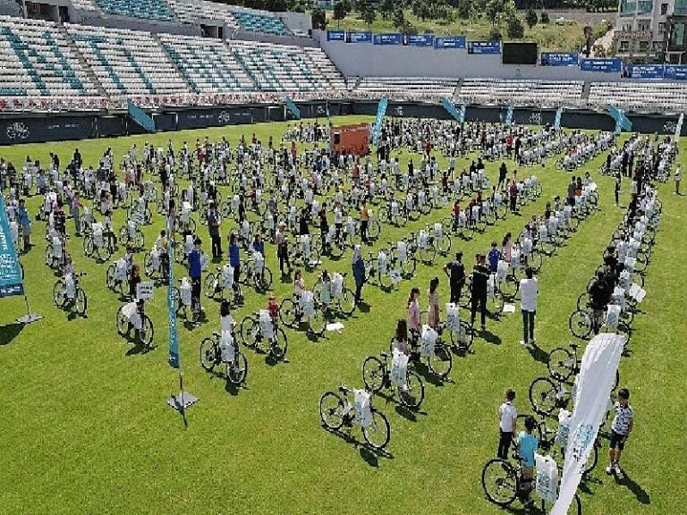 Nilüfer Belediyesi’nden en çalışkan öğrencilere bisiklet mükafatı