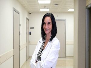 Oyun, ebeveyn ve çocuk ortasında bağ oluşturan bir köprü misyonu görür