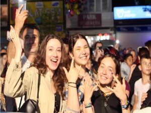 Retrobüs Saray’da nostalji rüzgarı estirdi