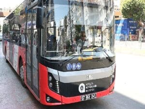Antalya Büyükşehir belediyesin ‘de 15 Temmuz’da ulaşım fiyatsız