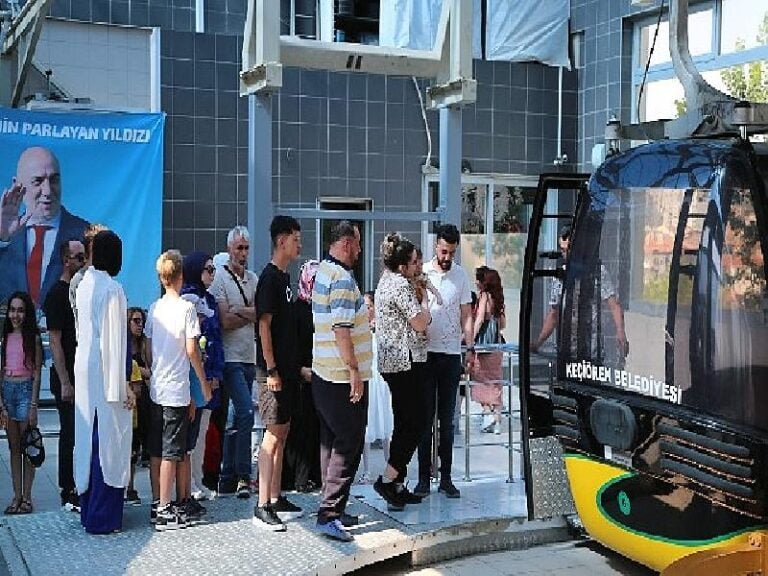 Çocuklar fiyatsız cümbüş için keçiören’e akın etti 