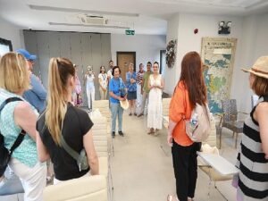 Efes Tarlası Ömür Köyü Dünyaya açılıyor 