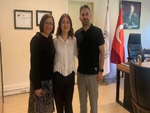 EÜ Eczacılık Fakültesinde genç bilim insanları memleketler arası başarılara imza atıyor