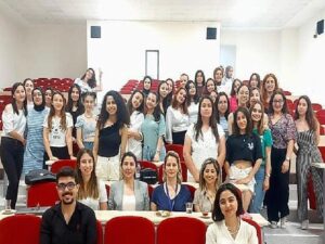 EÜ’de Ebelik öğrencilerine hamilelikte diş sıhhati eğitimi verildi