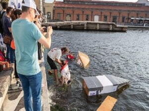 Kabotaj Bayramı’nda kartondan tekneler yarıştı