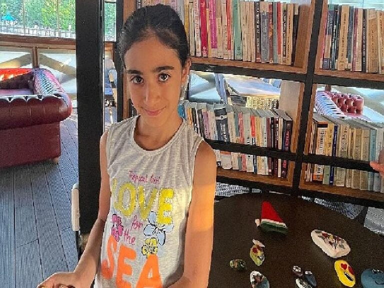 Keçiörenli bayanlar taş boyamayı öğrendiler 