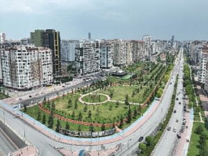 Lider Altay: “Şehrin Merkezinde Kıymetli Bir Yeşil Doku Oluşturan Şefik Can Parkı’nda Üçüncü Etap Çalışmalarımız Sürüyor”