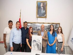 Litvanya’dan gelen Roman gençler Lider Soyer’i ziyaret etti