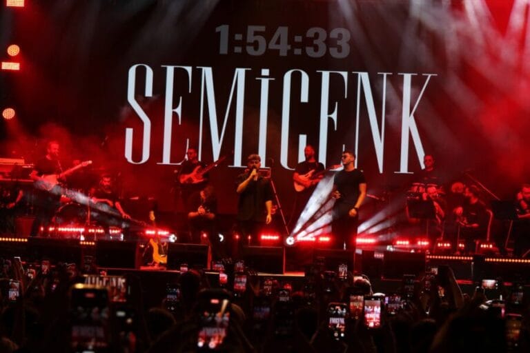 KDZ. EREĞLİ’DE, YÜZ BİNLERCE İNSAN SEMİCENK KONSERİYLE COŞTU