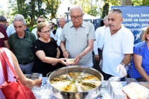 KDZ. EREĞLİ BELEDİYESİ, 3 BİN KİŞİYE AŞURE DAĞITTI