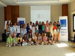 Aydın Doğan Vakfı, geleceğin başkanlarını Kuşadası’ndaki yaz kampında ağırlıyor