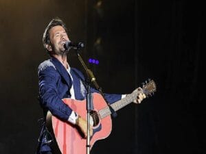 Birinci Performansıyla Büyük İlgi Gören Yalın “Gitar Adam” 26 Ağustos’ta Tekrar Parkorman’da!