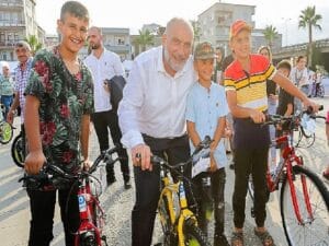 Canik’te Çocuklar Armağanlarına Kavuşuyor