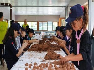 Depremzede izci öğrencilerden 81 vilayetimize tohum topu armağanı