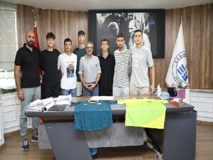 Edremitspor’a genç desteği