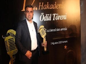 Erkan Çam’a Alkışı Hakedenler Mükafatı