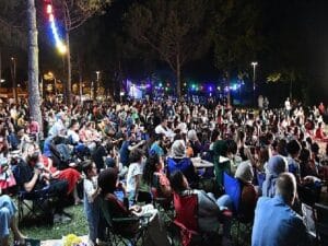 İznik Kıyısı Yazlık Sinema ile Cıvıl Cıvıl