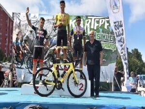 Kartepe’de nefes kesen bisiklet yarışı