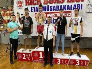 Kemer Belediyesi Kick Boks ekibi göğsümüzü kabarttı