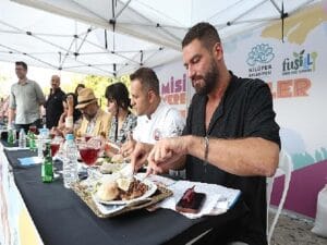 Misi’de mahallî lezzetler yarıştı
