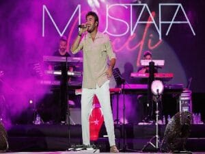 Nevşehir’de Mustafa Ceceli ile 101’inci yıl coşkusu