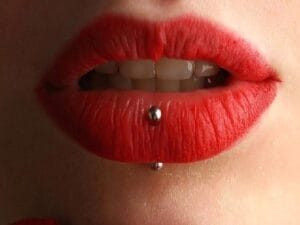 Piercing Yaptıracaklara Makus Haber: Alerjik Tepkilere Yol Açabilir!