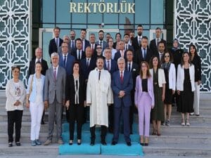 Rektör Alpay Arışbaş vazifeye başladı 