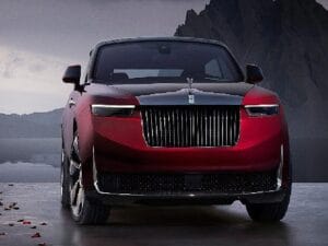 Rolls-Royce Birinci Droptail Arabasını Tanıttı ; ”La Rose Noire ” Tanıtıldı !!
