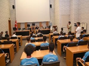 Şampiyon Hokeyciler’den Lider Pekyatırmacı’ya ziyaret