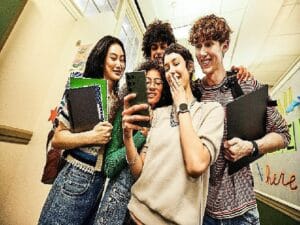 Samsung öğrenci ve öğretmenlere özel olarak akıllı telefon ve tablette Eylül ayı boyunca indirim uygulayacak