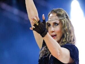 Sertab Erener Turkcell Vadi sahnesinde verdiği konserle tüm dinleyicileri büyüledi