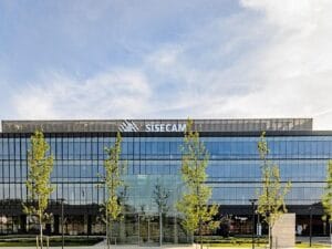 Şişecam Elektrikli Araçlara Özel Üreteceği Camlarla Pak Geleceğe Katkı Sağlayacak