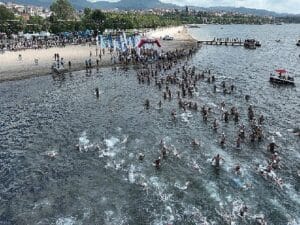 Zeytinburnu Masterler Yüzme Kadrosu 2 bin 650 Metreye Kulaç Attı