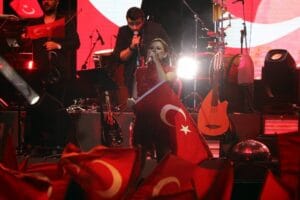 MERVE ÖZBEY, KDZ. EREĞLİ’NİN COŞKUSUNA COŞKU KATTI